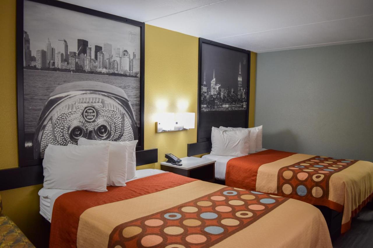 Super 8 Downtown Raleigh Motel Bagian luar foto