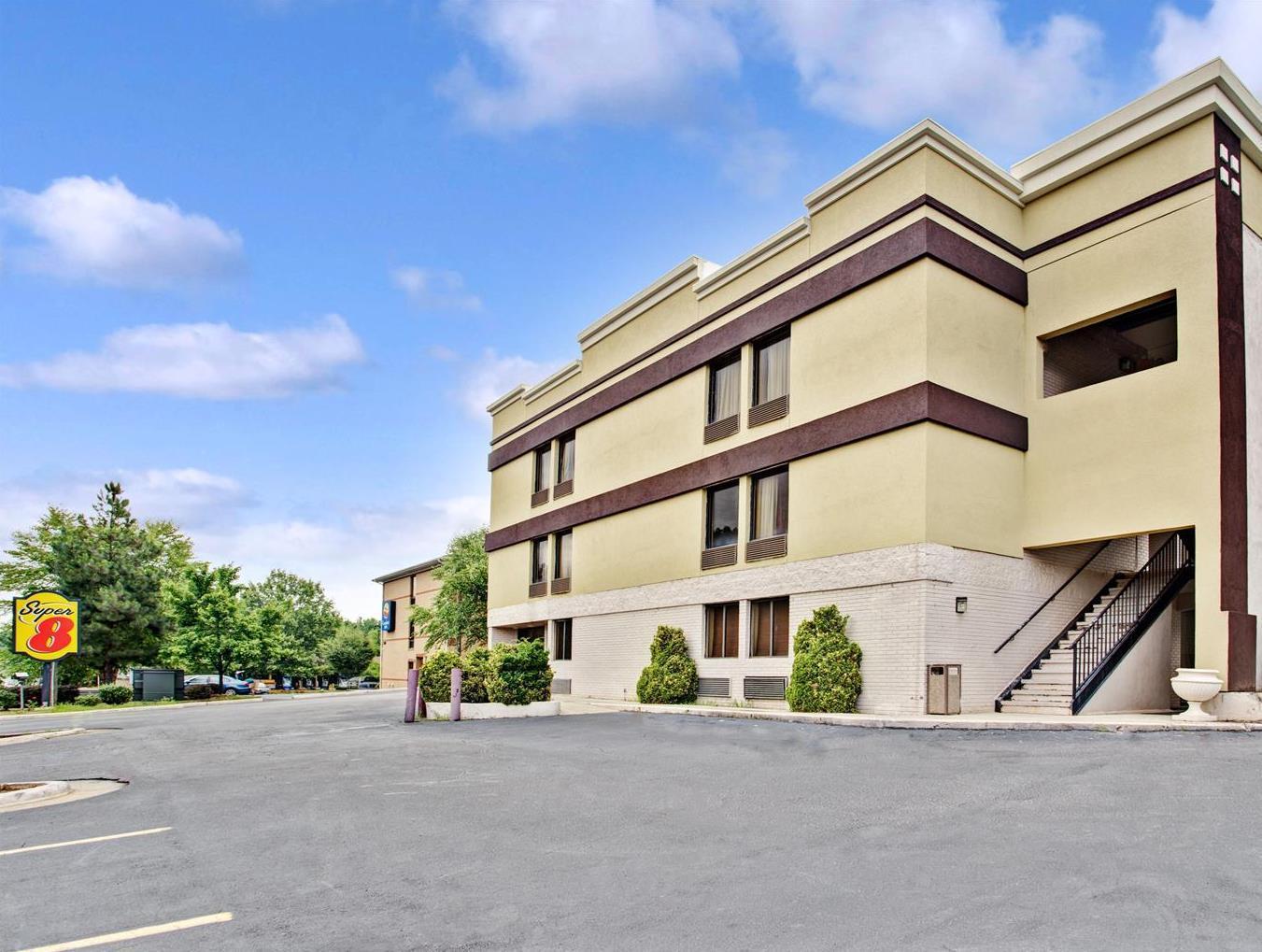 Super 8 Downtown Raleigh Motel Bagian luar foto