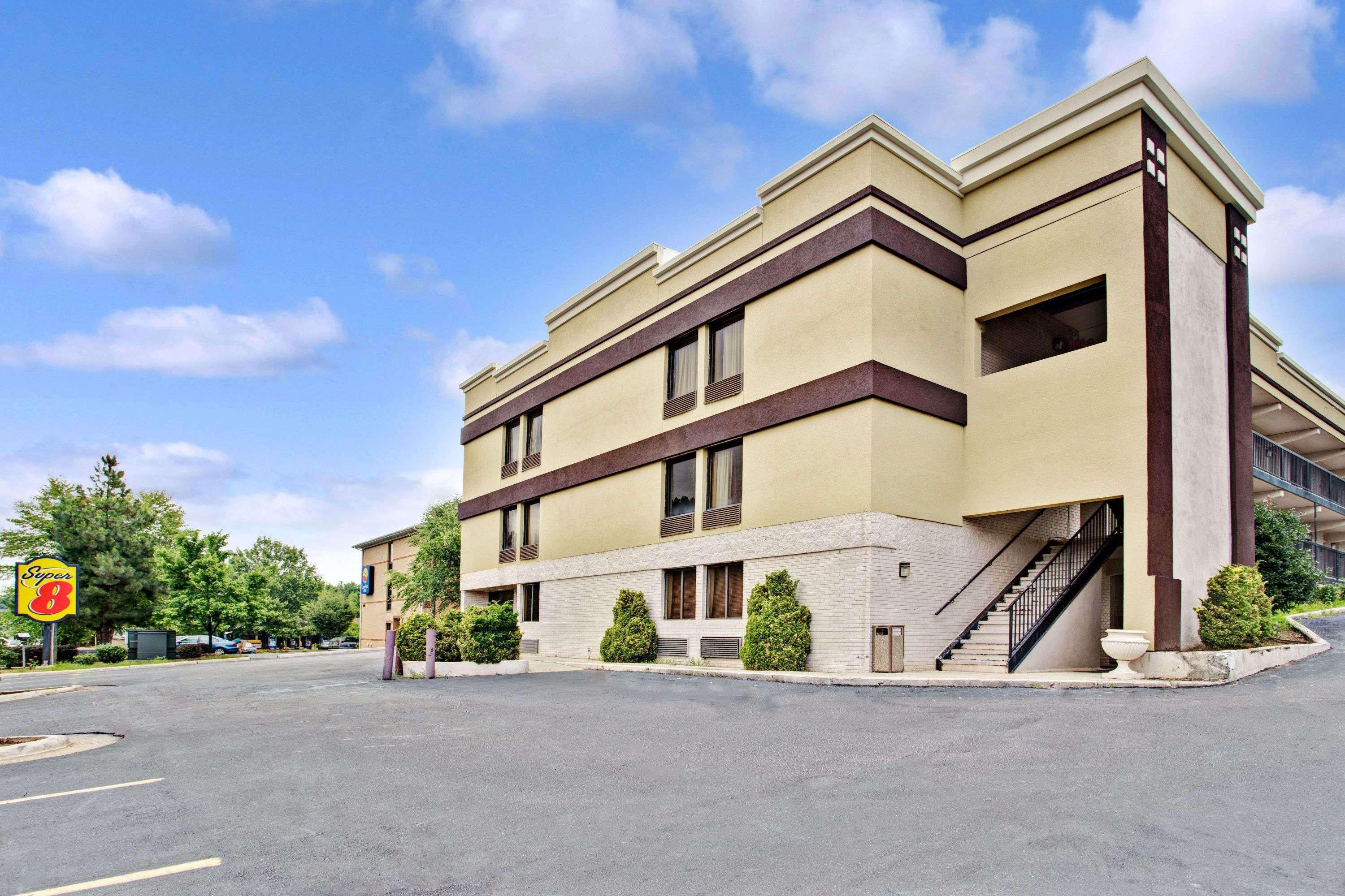 Super 8 Downtown Raleigh Motel Bagian luar foto
