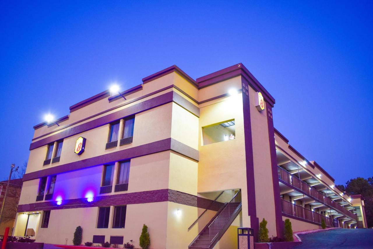 Super 8 Downtown Raleigh Motel Bagian luar foto
