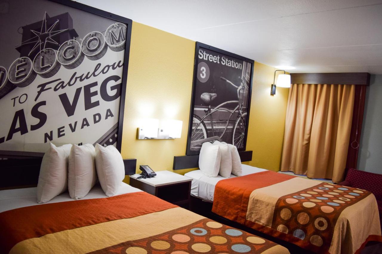 Super 8 Downtown Raleigh Motel Bagian luar foto